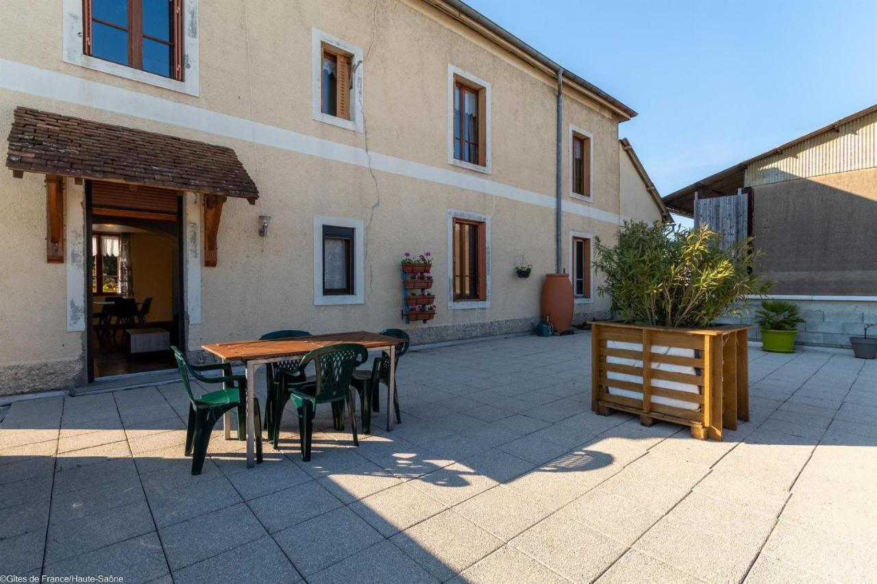 Villa Les Hirondelles Pesmes Exterior foto